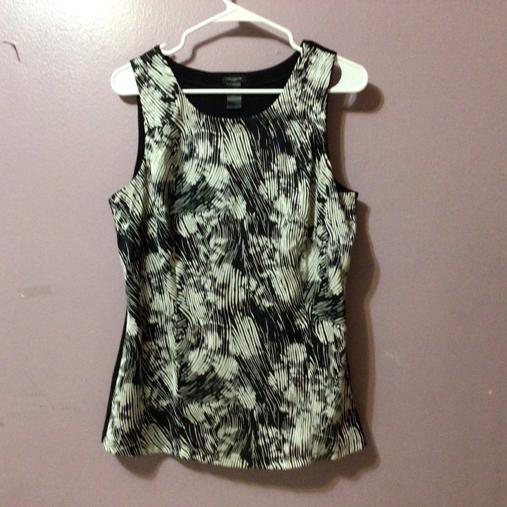 Ladies black and white top
